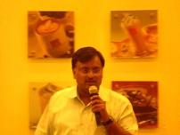 Arun Agrawal speaking at Kolkata Bloggers' meet